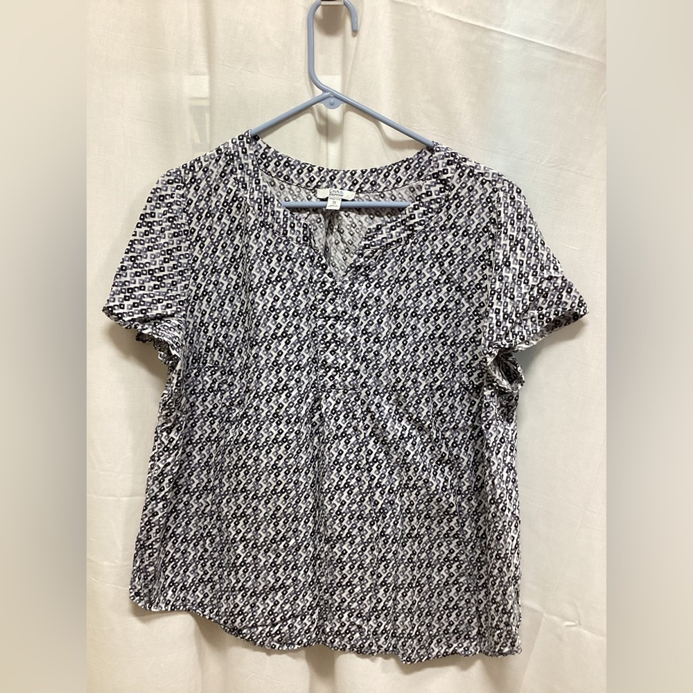 Croft & Barrow Black and White Geometric Blouse